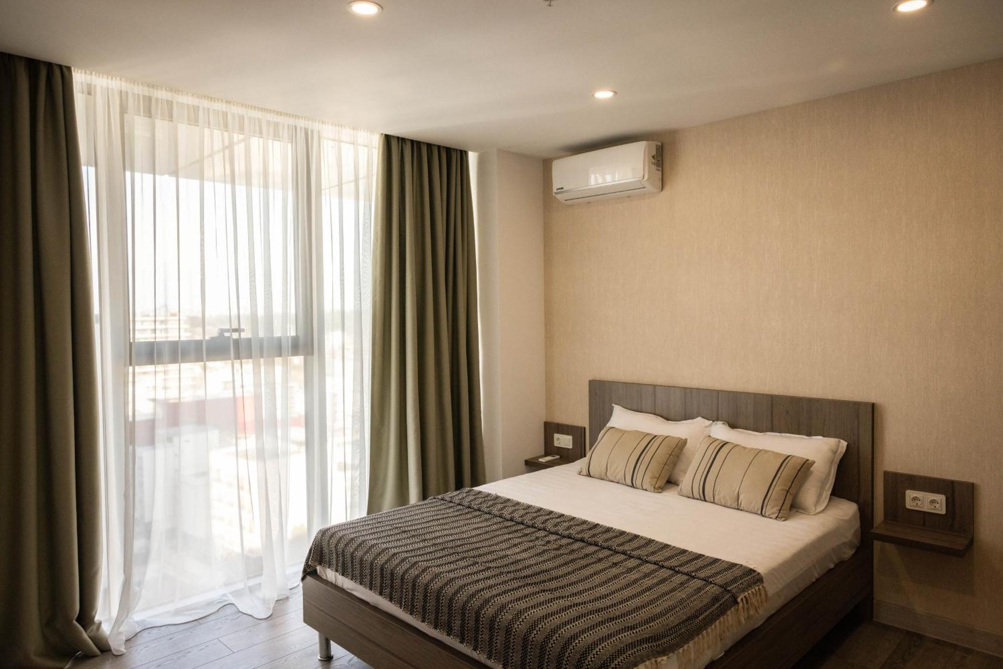 Green Side Apart Hotel Batumi Luaran gambar
